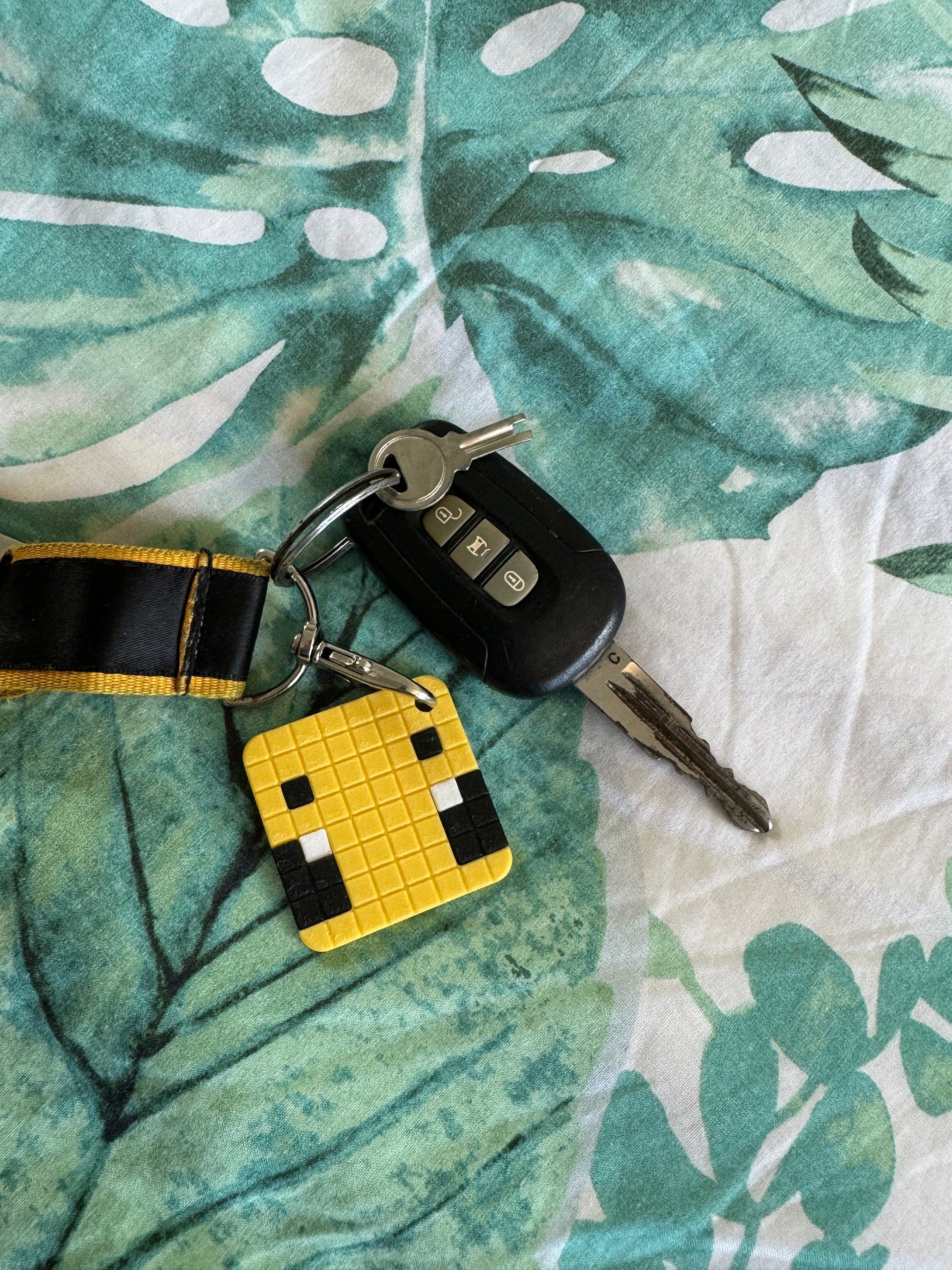 Minecraft Pixel Keychains | Retro Cozy Gaming Colourful | Kids videogame gift | Cute keyring accessory | Cool School bag accessory