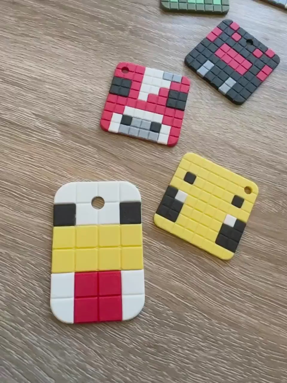 Minecraft Pixel Keychains | Retro Cozy Gaming Colourful | Kids videogame gift | Cute keyring accessory | Cool School bag accessory